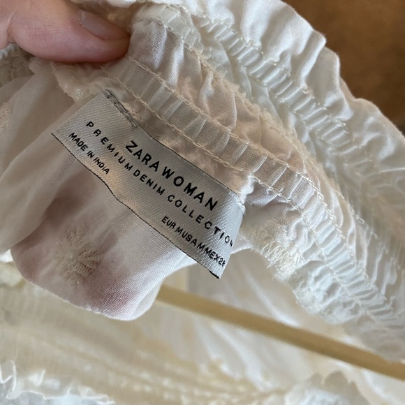 Off the Shoulder White Blouse - Picture 5 of 6